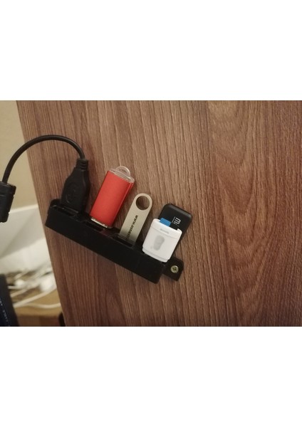 USB Flaş Sürücüleri ve Kabloları Için Tutucu (Plastik Aparattır!!!) 3D