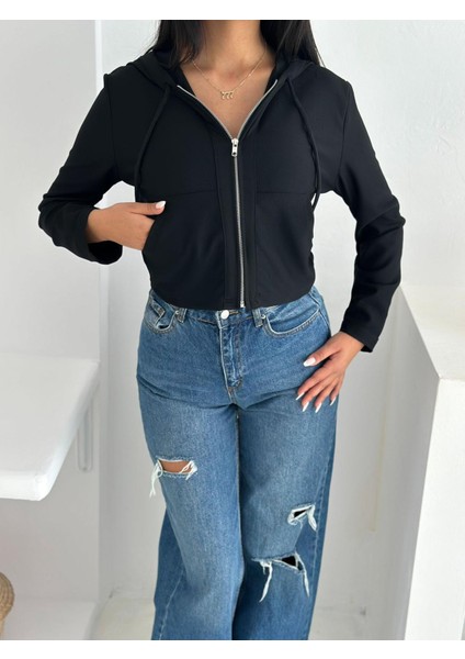Kadın Siyah Fermuarlı Sweatshirt – Astarsız & Rahat Kesim