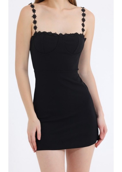 Siyah Askılı Çiçek Desen Mini Elbise indirimleri