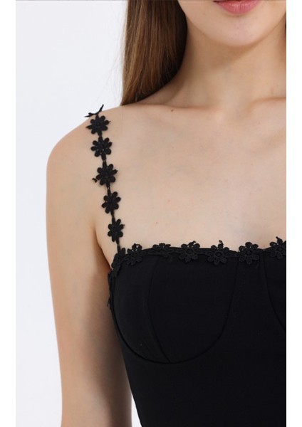 Siyah Askılı Çiçek Desen Mini Elbise