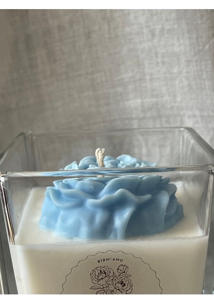 Peony Bloom Serisi – El Yapımı Doğal Soya Mum | Mavi Çiçek Desenli | Dekoratif Cam Mum modelleri