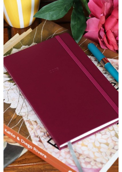 2025 Haftalık Ajanda 13X21 cm Sert Kapak Ivory 70GR.