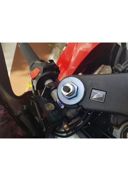 Cbr 600RR Süspansiyon Vidası Kapağı (Plastik Aparattır!!!) 3D