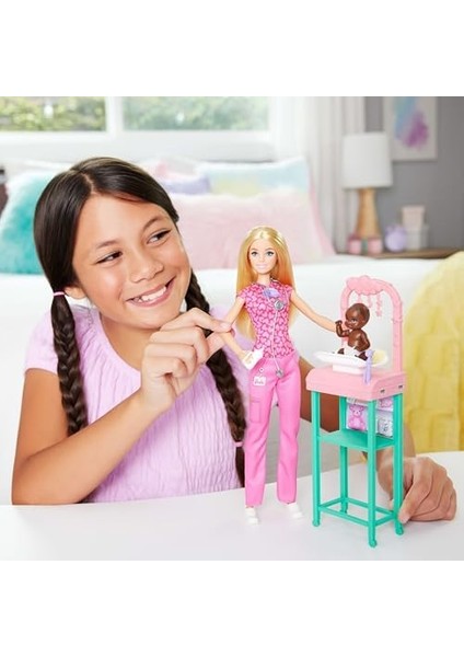 Kariyer Oyun Setleri - Doktor Bebek Çocuk Doktoru , Sarışın Bebek, 1 Bebek Figürü, Mobilya ve Aksesuarlar JCR72 fiyatları