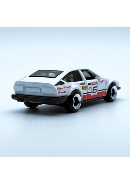 - Alfa Romeo Gtv6 3.0 - Retro Racers 10/10 - HKJ83 - Short Card - Moma - Brembo - Agip - Beyaz - Mattel 2023 modelleri