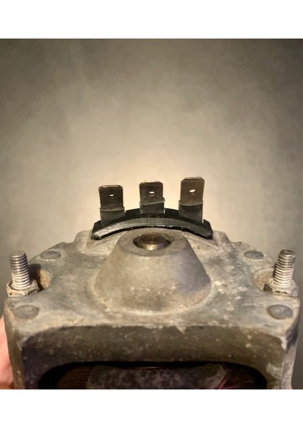 Volvo P1800 Isıtıcı Motor Kablo Ayırıcı Ekleme (Plastik Aparattır!!!) 3D fiyatları