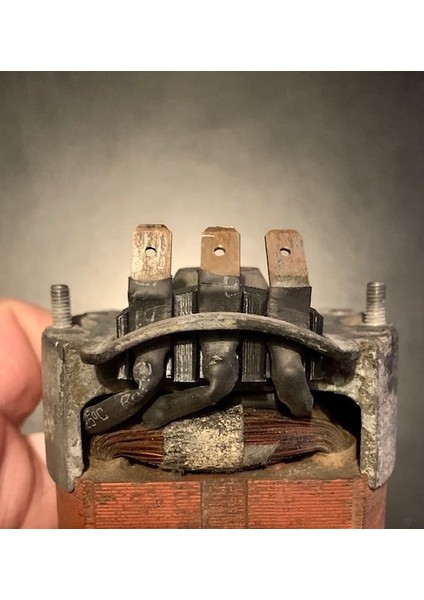 Volvo P1800 Isıtıcı Motor Kablo Ayırıcı Ekleme (Plastik Aparattır!!!) 3D modelleri