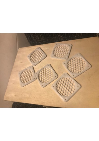 40 mm Fan Izgarası - Petek Desenli (Plastik Aparattır!!!) 3D fırsatları