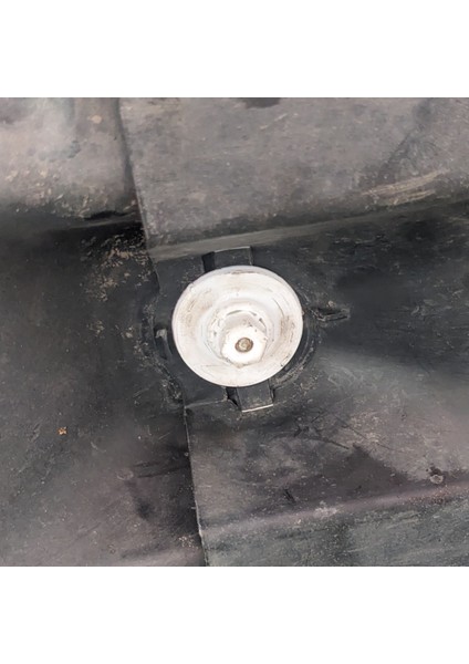 Mercedes Alt Tay/tekerlek Astarı/trim Nut A0009903162 (Plastik Aparattır!!!) 3D fiyatları