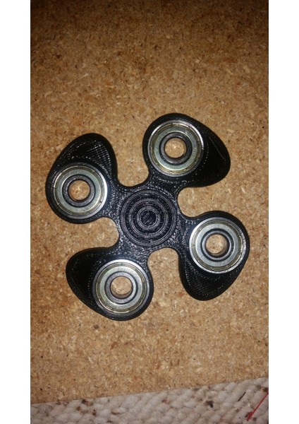 Dört Fidget Spinner (Plastik Aparattır!!!) 3D
