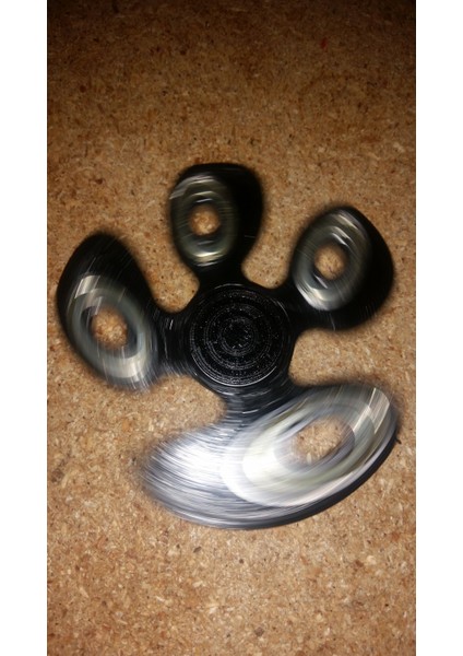 Dört Fidget Spinner (Plastik Aparattır!!!) 3D fiyatları