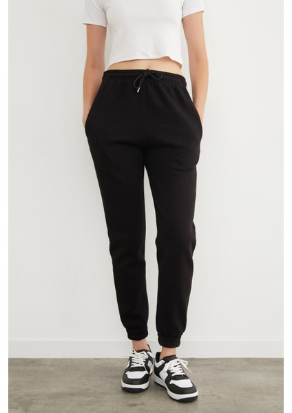 3 Iplik Bağlamalı Cepli Jogger Eşofman Altı modelleri