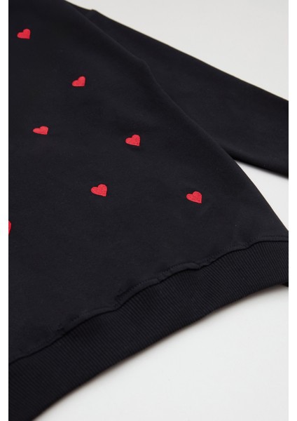 Kalp Nakışlı Kız Çocuk Sweatshirt modelleri