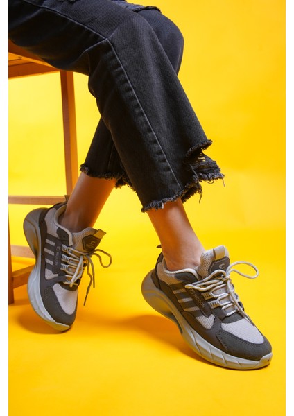 Torrine Erkek Sneaker – Hafif ve Dayanıklı Kumaş-Süet Karışımı, Esnek Dış Taban ve Yastıklı İç Taban Konforu