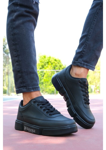 Erkek Sneaker Spor Ayakkabı – Hafif, Dayanıklı, Esnek Dış Tabanlı ve Yastıklı İç Tabanlı Bağcıklı Model