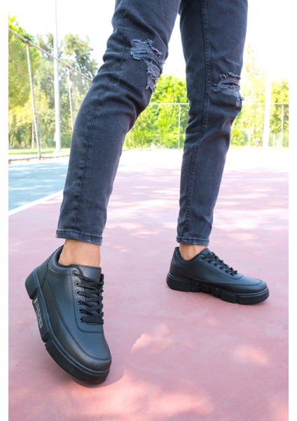 Erkek Sneaker Spor Ayakkabı – Hafif, Dayanıklı, Esnek Dış Tabanlı ve Yastıklı İç Tabanlı Bağcıklı Model