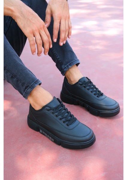 Erkek Sneaker Spor Ayakkabı – Hafif, Dayanıklı, Esnek Dış Tabanlı ve Yastıklı İç Tabanlı Bağcıklı Model