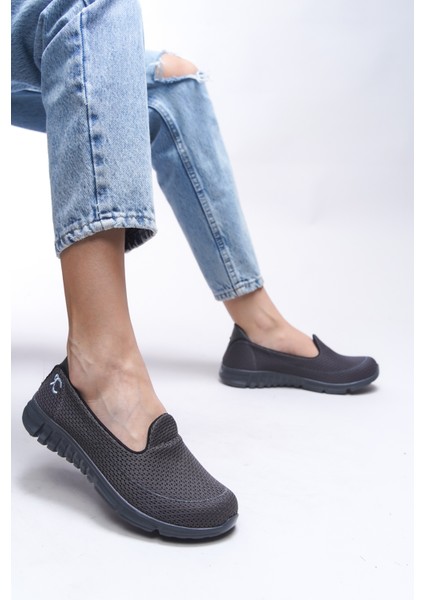 Kadın Vegan Deri Bağcıksız Sneaker – Ortopedik Taban, Koku Önleyici Astar ve Konforlu Düz Taban