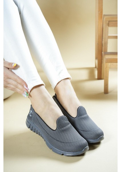 Kadın Vegan Deri Bağcıksız Sneaker – Ortopedik Taban, Koku Önleyici Astar ve Konforlu Düz Taban