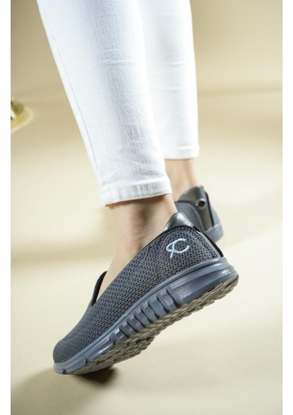 Kadın Vegan Deri Bağcıksız Sneaker – Ortopedik Taban, Koku Önleyici Astar ve Konforlu Düz Taban