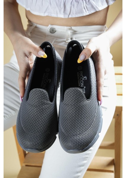 Kadın Vegan Deri Bağcıksız Sneaker – Ortopedik Taban, Koku Önleyici Astar ve Konforlu Düz Taban