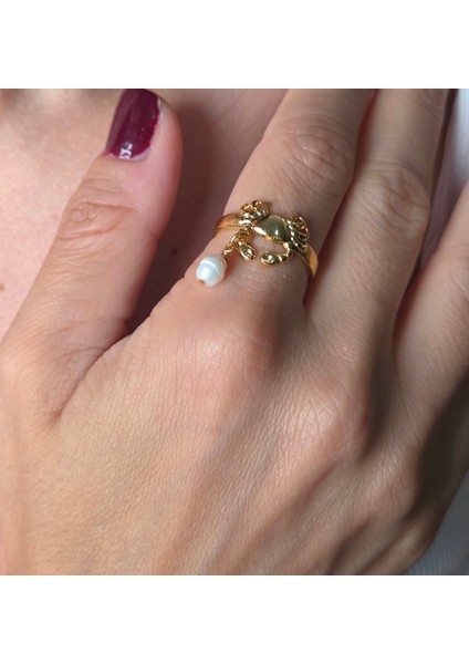 Yengeç Figürlü Altın Kaplama Ayarlanabilir Kadın Yüzük – Beyaz Gerçek Inci 🦀