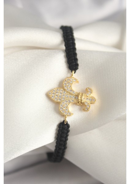 Pirinç Renk Zirkon Taşlı Zambak Figür Asansörlü Makrome Model Kadın Bileklik