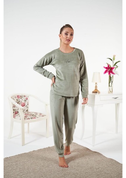 Kadın Kışlık Kadife Pijama Takımı