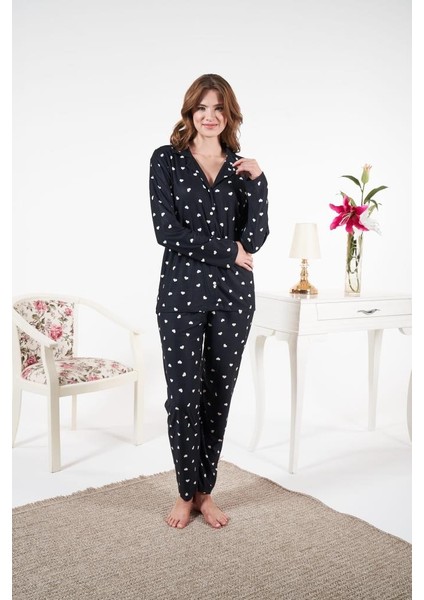 Kadın Kışlık Önden Düğmeli Kalp Desenli Süet Pijama Takımı indirimleri