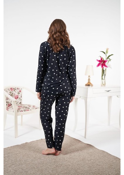Kadın Kışlık Önden Düğmeli Kalp Desenli Süet Pijama Takımı