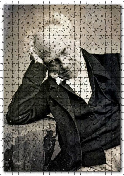 Masaya Yaslanmış Artur Şopenhager 120 Parça Puzzle Yapboz Mdf (Ahşap)
