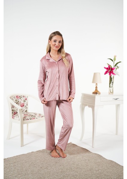 Kadın Kışlık Önden Düğmeli Puantiyeli Kadife Pijama Takımı Pudra indirimleri