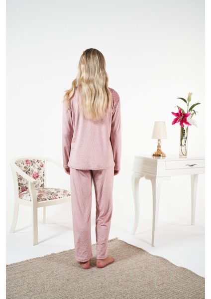 Kadın Kışlık Önden Düğmeli Puantiyeli Kadife Pijama Takımı Pudra
