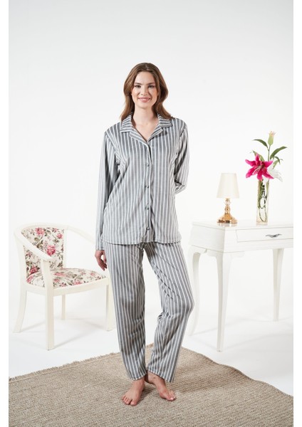 Kadın Kışlık Önden Düğmeli Çizgili Kadife Pijama Takımı Gri fırsatları