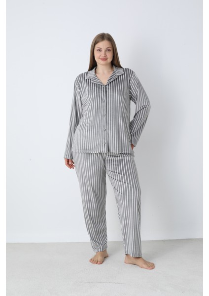 Kadın Kışlık Önden Düğmeli Çizgili Kadife Battal Pijama Takımı Gri