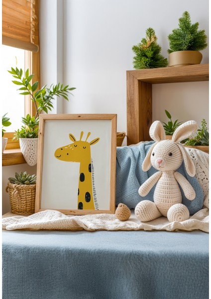 Sleepy Giraffe - Doğal Ahşap Çerçeveli Tablo - Huzurlu Çocuk Posteri