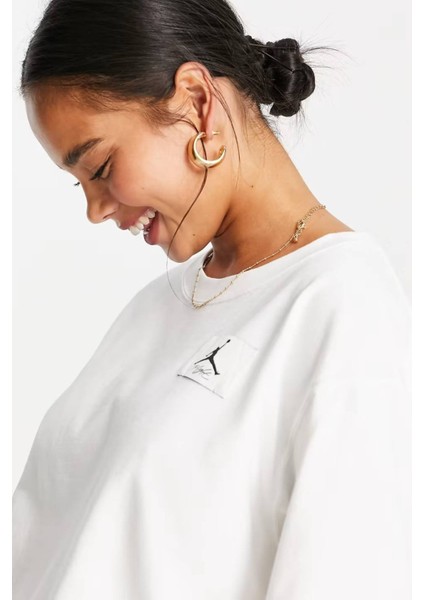 Jordan Essential Boxy Loose Fit T-Shirt Black Kadın Bol Kesim Crop Tişört Beyaz modelleri