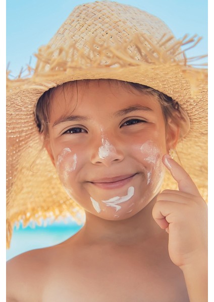 Bebek ve Çocuk Güneş Kremi SPF50+ 100 ml – Hassas Ciltler İçin, Suya Dayanıklı ve Hipoalerjenik