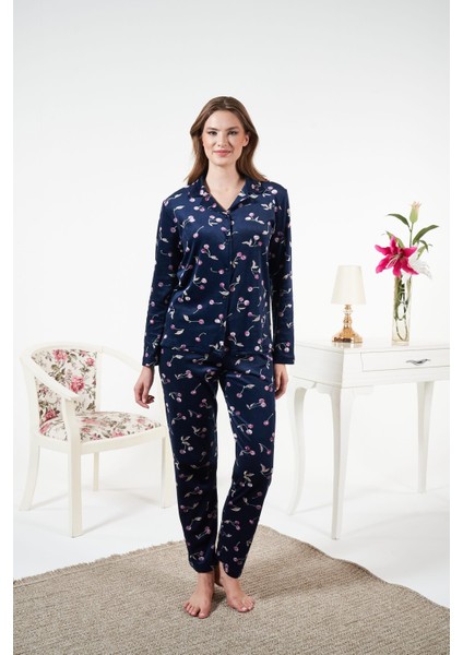 Kadın Kışlık Önden Düğmeli Kiraz Desenli Kadife Pijama Takımı Lacivert fiyatları