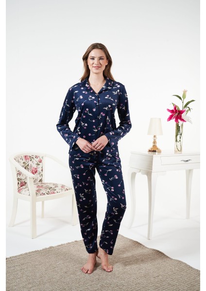 Kadın Kışlık Önden Düğmeli Kiraz Desenli Kadife Pijama Takımı Lacivert fırsatları