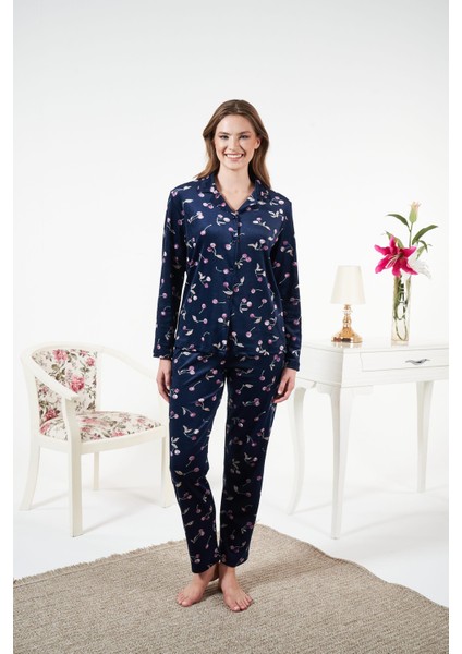 Kadın Kışlık Önden Düğmeli Kiraz Desenli Kadife Pijama Takımı Lacivert indirimleri