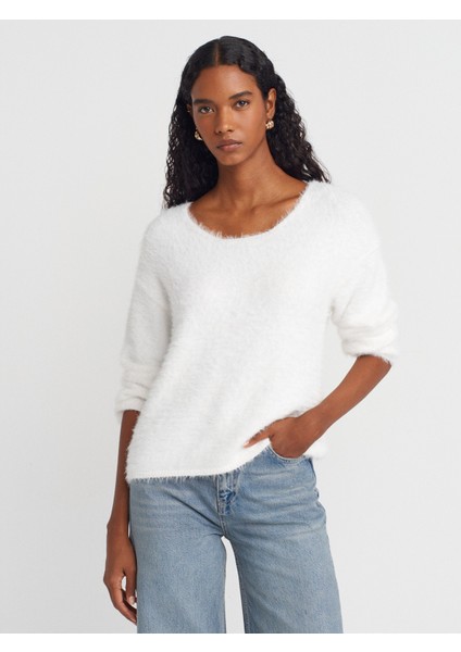 10806 Kayık Yaka Yumuşak Dokulu Triko Kazak-Ekru