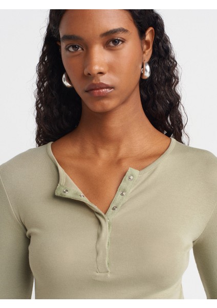 31442 Uzun Kollu Çıtçıt Düğmeli Top-Çağla modelleri