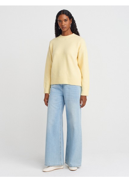 10640 Bisiklet Yaka Yumuşak Dokulu Triko Kazak-Açık Sarı fırsatları