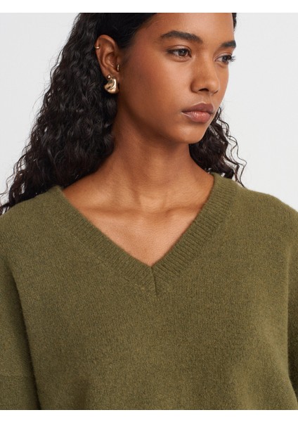 10645 V Yaka Yumuşak Dokulu Triko Kazak-Haki modelleri