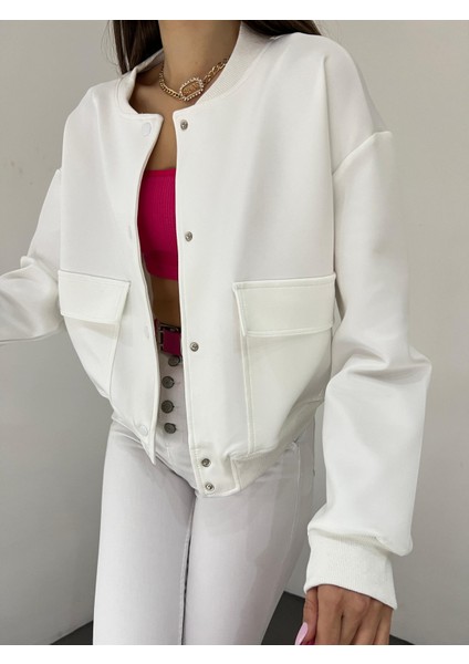 Çift Cepli Denim Crop Ceket indirimleri