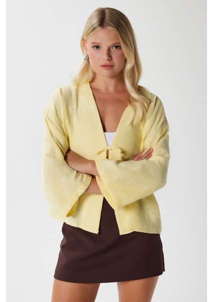 Kadin Flora Müslin Kabartma Dokulu Sarı Kimono fiyatları