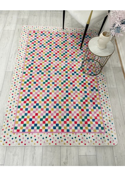Puantiye Desenli Damalı Lateks Taban Çocuk Halısı fırsatları
