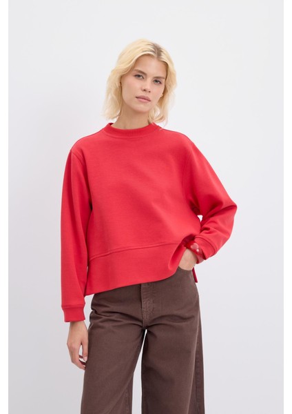 Oversize Yandan Yırtmaçlı Kısa Sweatshirt Kırmızı