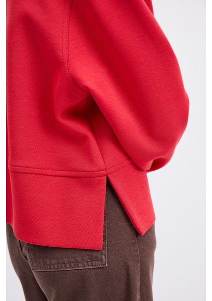 Oversize Yandan Yırtmaçlı Kısa Sweatshirt Kırmızı fırsatları
